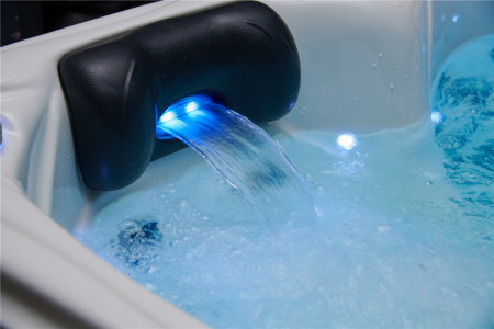 Гидромассажный СПА бассейн Joyee SPA Berlin